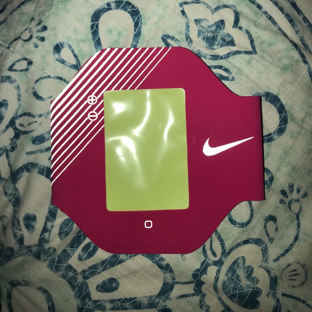 Nike iPhone arm band NEW